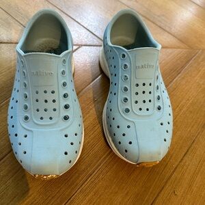 Native Shoes Robbie in Light Blue - size C10
